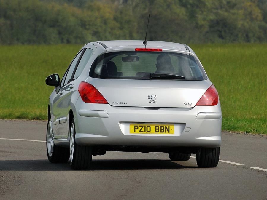  Peugeot 308 5-Door 2008 года  (UK) (фото 10 из 14)